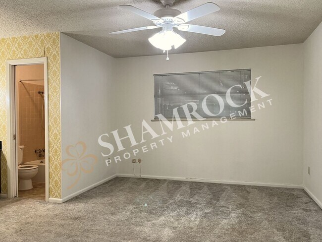 Building Photo - Richland Mall Area Duplex