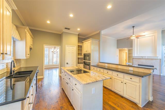 Building Photo - 3913 Overlake Dr