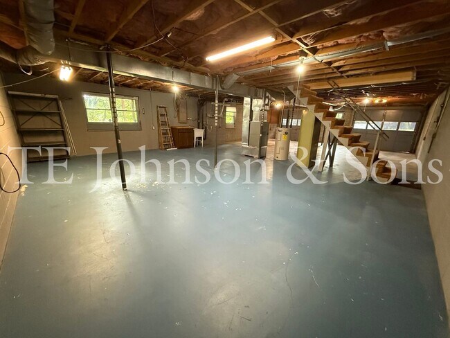 Building Photo - 3 Bedroom Close to Mt. Tabor