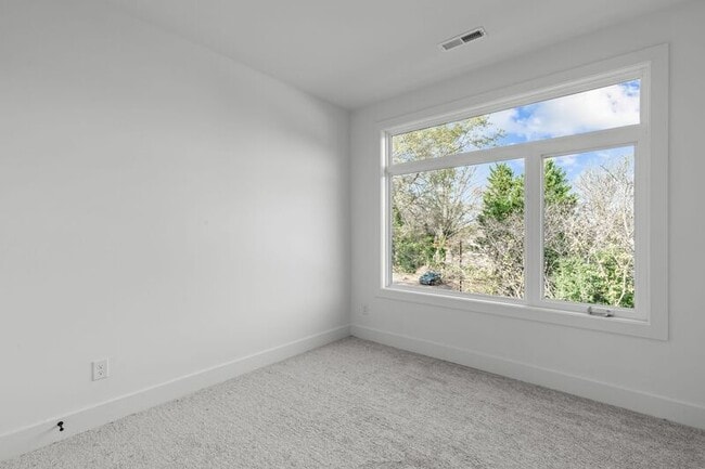 Building Photo - 622 Rocky Knob Ct