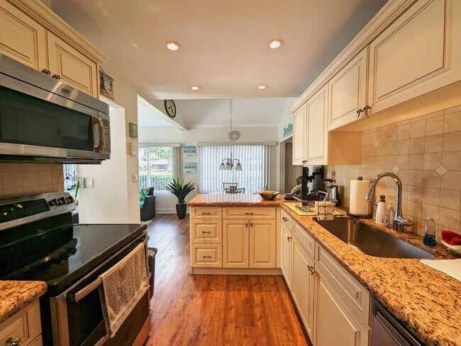 Building Photo - 17042 Traverse Cir