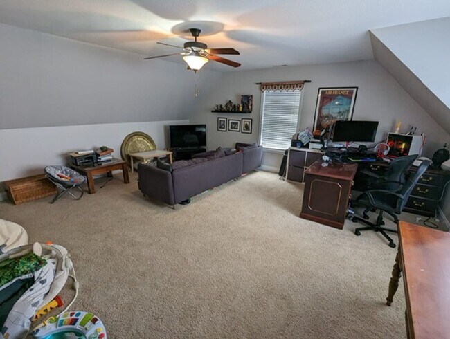 Building Photo - 849 E Accipiter Cir