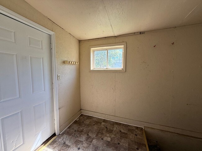 Building Photo - 1242 E Willard Ave