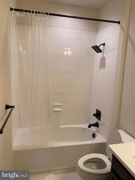 Building Photo - 730 Quarry Point Rd