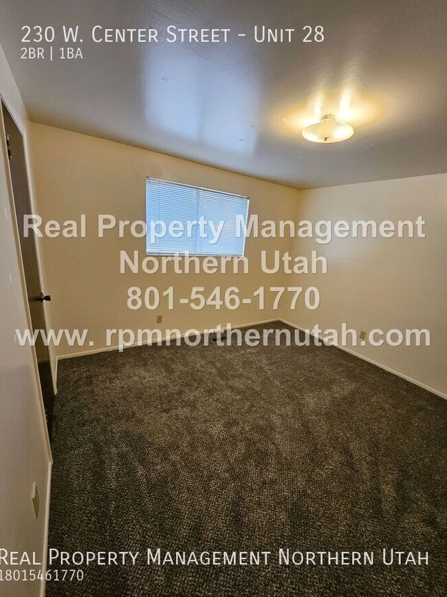 Building Photo - 2 Bedroom 1 Bath Bountiful Apartment Now A...