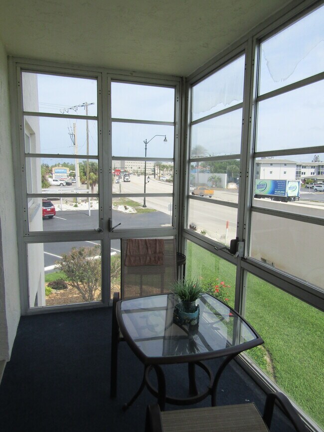 Building Photo - 708 S Tamiami Trail