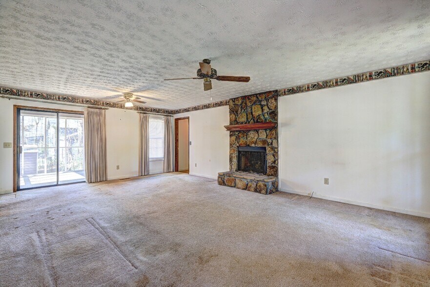 Building Photo - 503 Fayetteville Rd