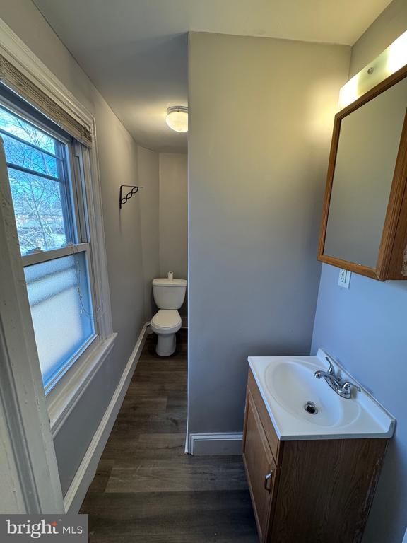 Building Photo - 729 E Haverford Rd