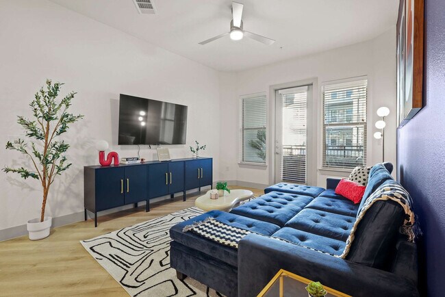 Building Photo - 13701 Montfort Dr