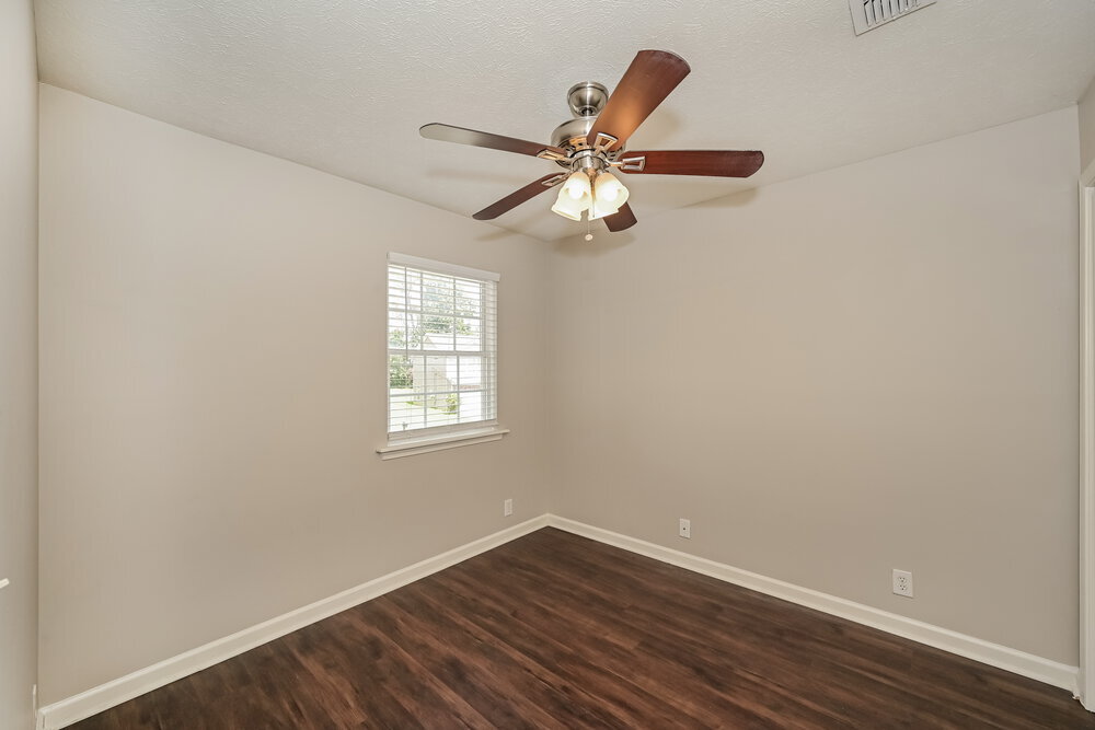 Building Photo - 8632 Lawson Dr
