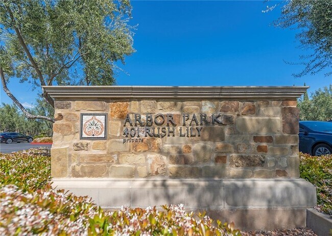 Building Photo - 64 Emerald Clover