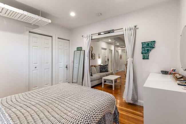 Building Photo - 130 Longwood Ave