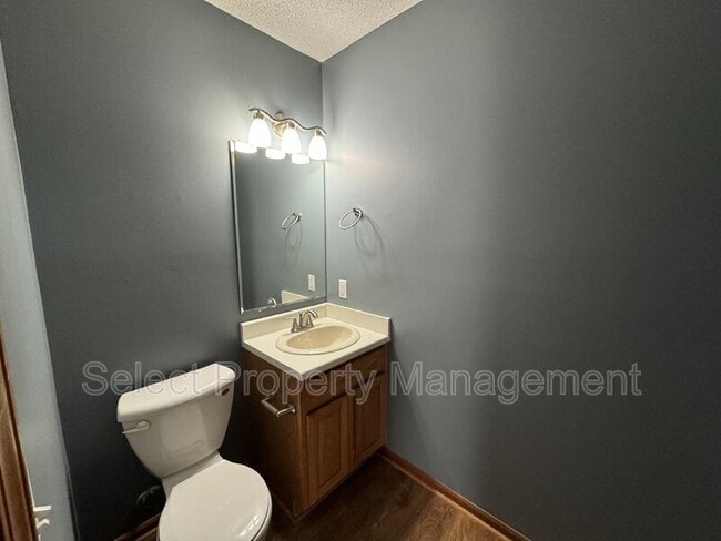 Building Photo - 627 Benderlock Way