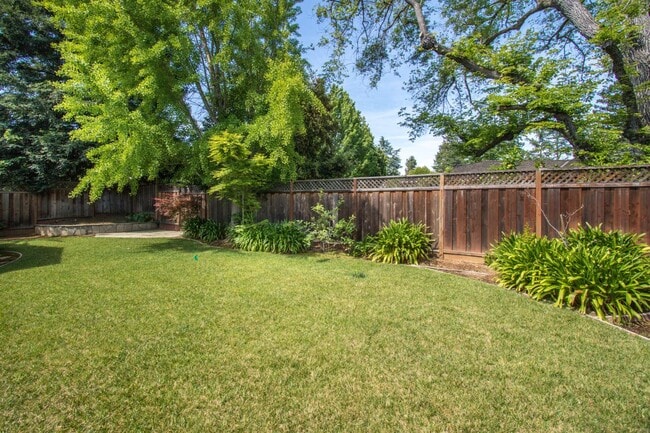 Primary Photo - 446 Guadalupe Dr