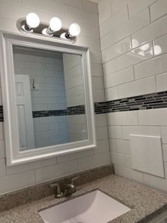 Building Photo - 41 Christie St