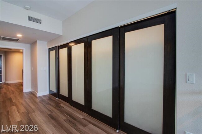Building Photo - 8925 W Flamingo Rd