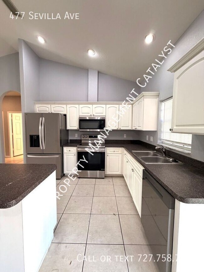 Building Photo - 477 Sevilla Ave