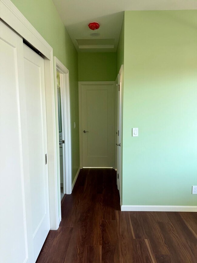 Building Photo - 1276 S Nahale Pl