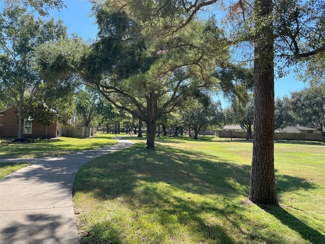 Building Photo - 2903 Surrey Trail Ln