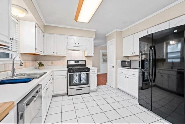 Building Photo - 2607 Beechnut Trce