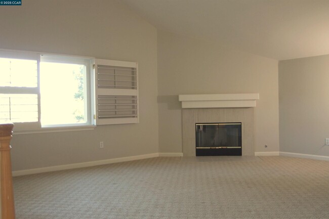 Building Photo - 600 Bourne Ct