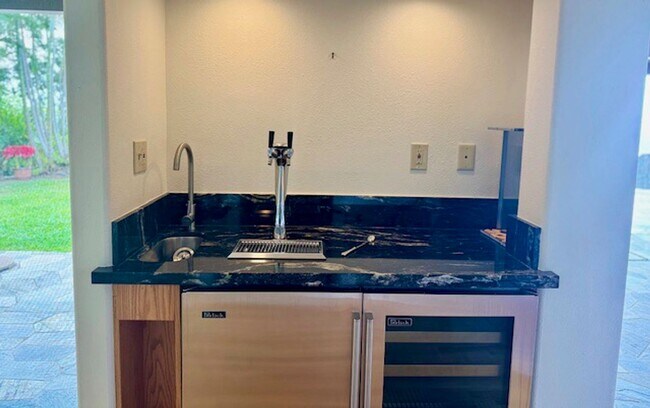 Building Photo - Luxury- Kona Hills Estates : Furnished Exquisite 3-Bedroom, 3.5 Bathroom Retreat