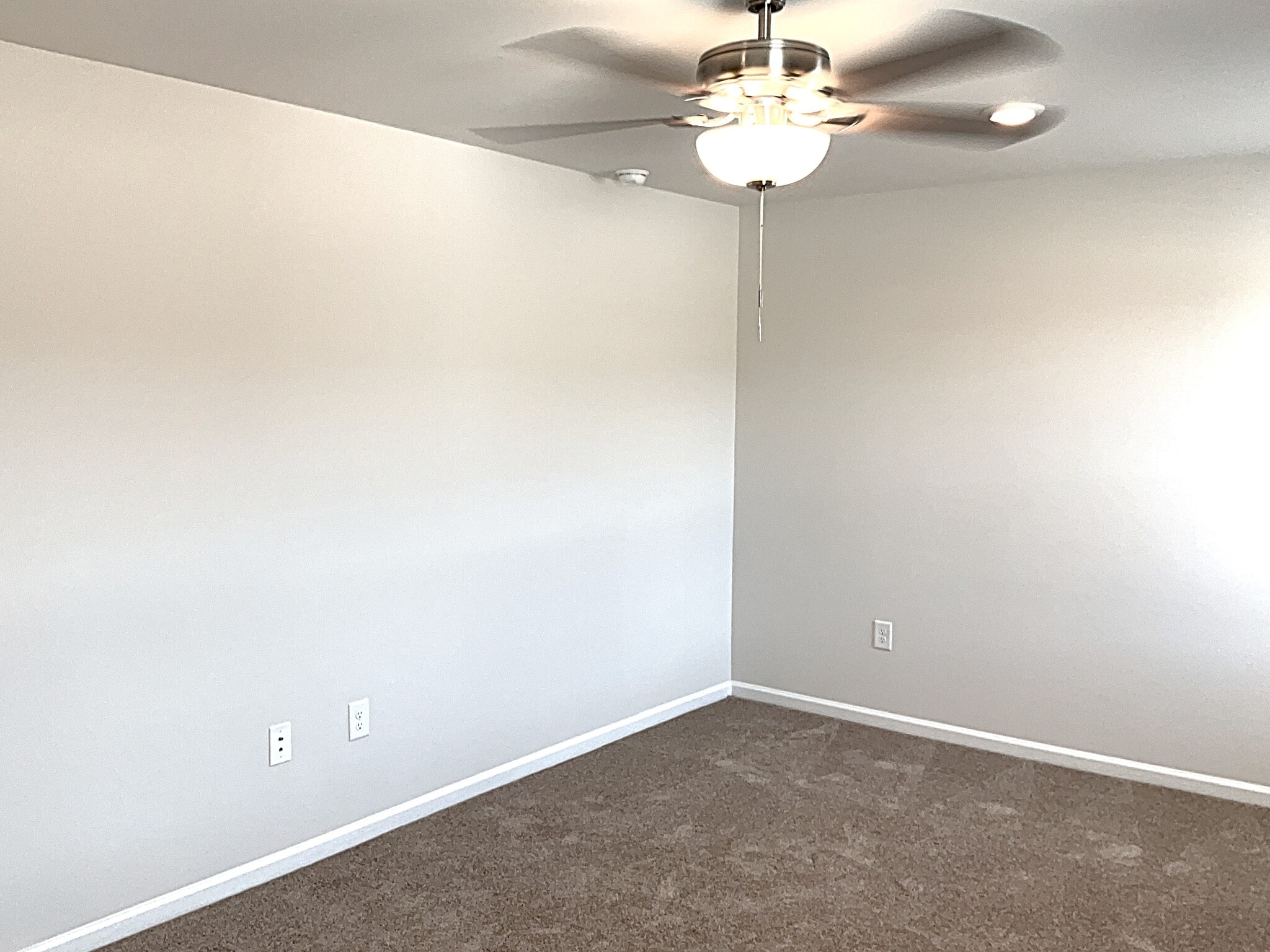 Building Photo - 3232 Emberly Dr