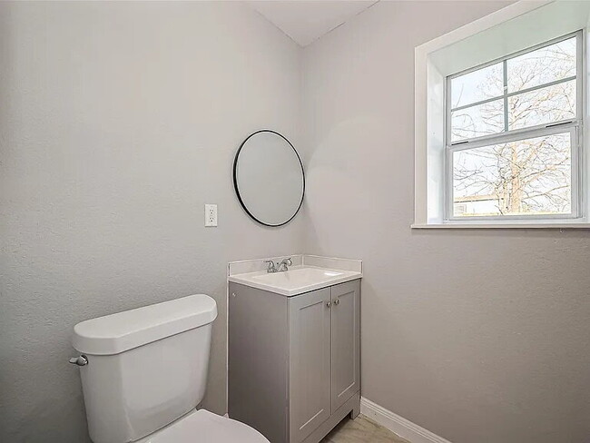 Building Photo - "Duplex- 2100 Sq Ft of Comfort!"