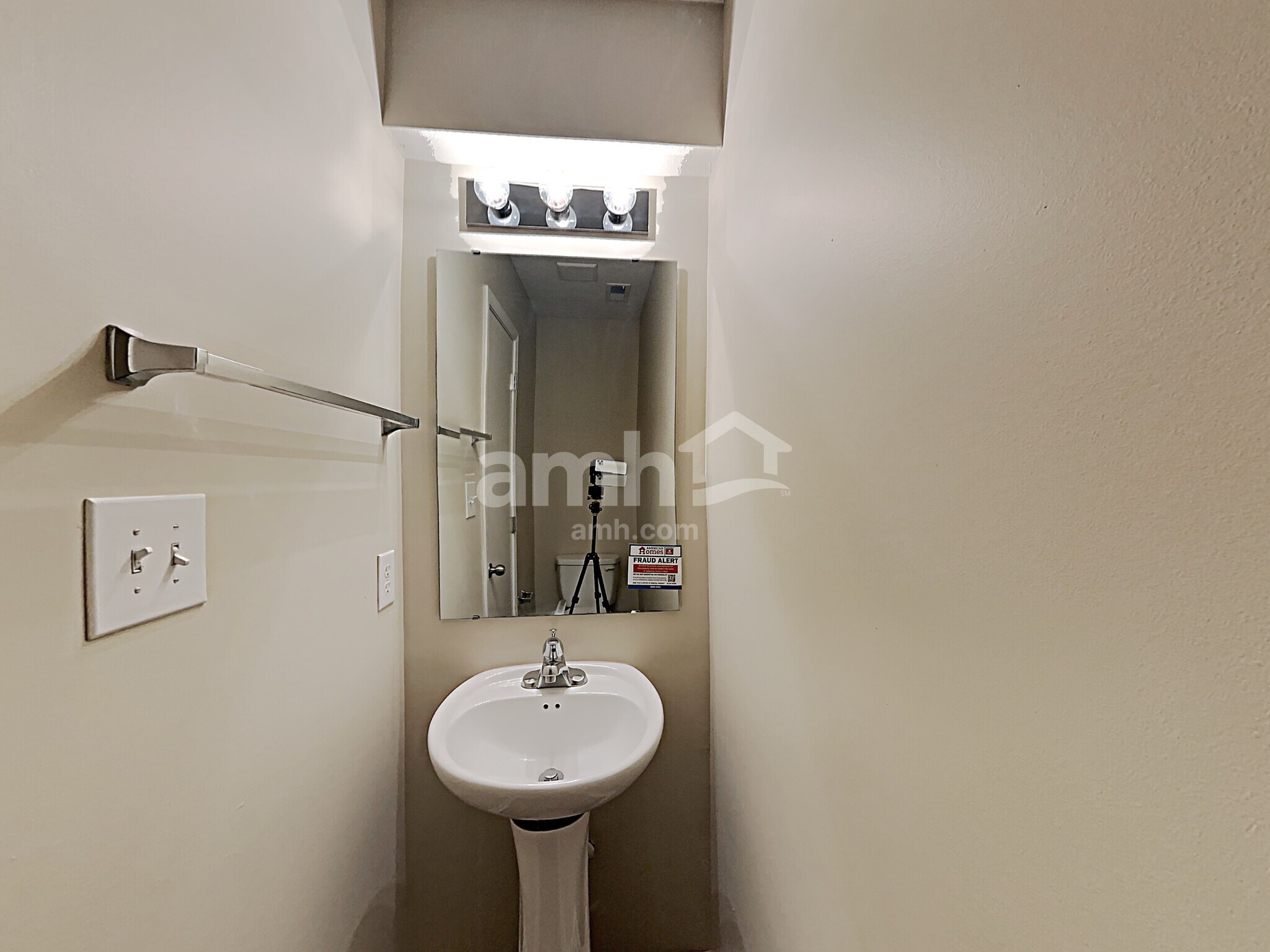 Building Photo - 10444 Bellchime Ct