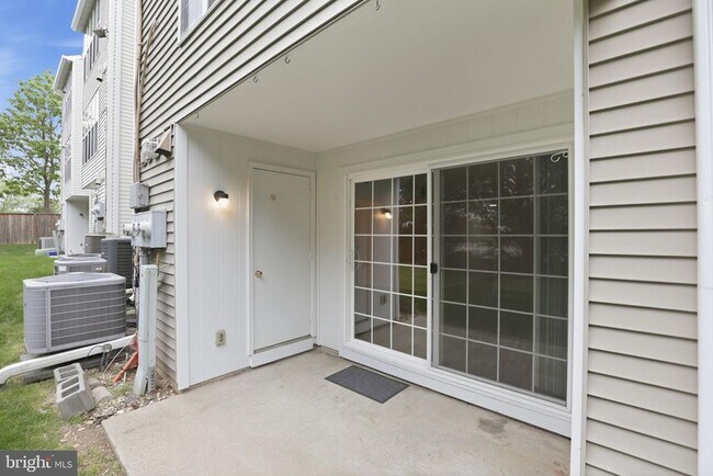 Building Photo - 119 Fort Evans Rd SE