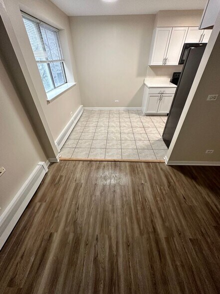 Building Photo - 7300 N Ridge Blvd