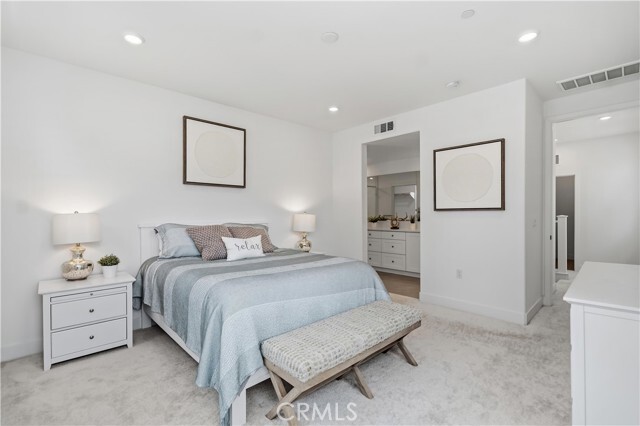 Building Photo - 208 Yerba