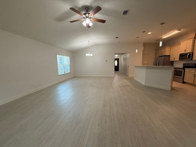 Building Photo - Grande Champion Community! BEAUTIFUL 3 Bed...
