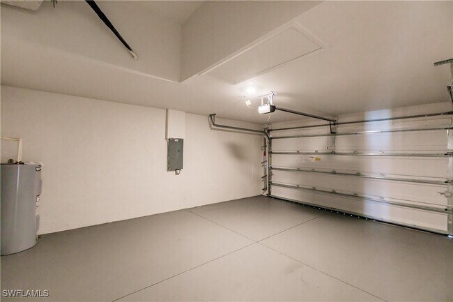 Building Photo - 1315 SE 41st St
