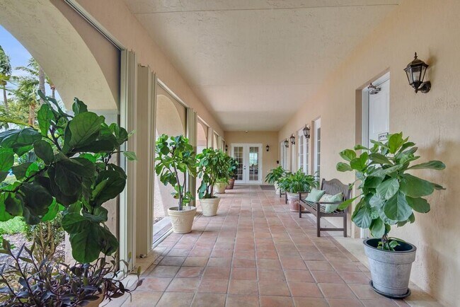 Building Photo - 1670 N 42ND Cir