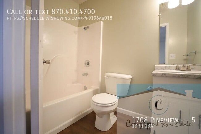 Building Photo - 1708 Pineview St
