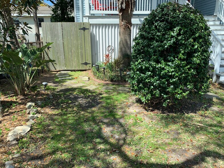 #B. Enter through privacy gate. 1x1 fully furnished and all bills included Galveston, Tx 77550 - 4408 Avenue S 1/2