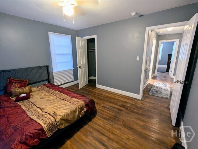 Building Photo - 614 E 37th St