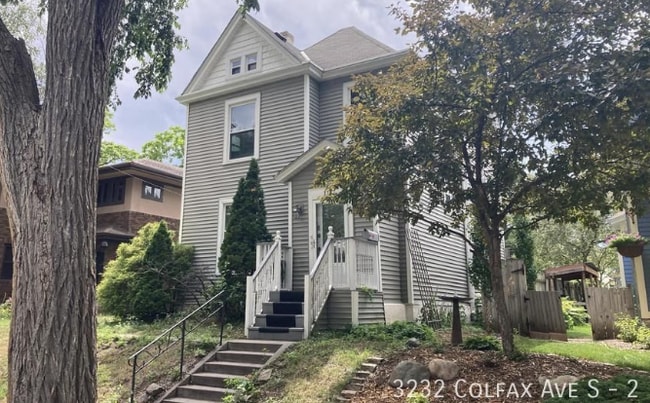 Primary Photo - Freshly painted 4 bed Duplex in South Minn...