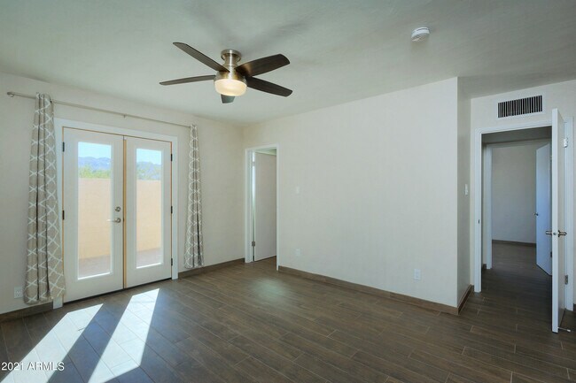 Building Photo - 10006 N 37th St