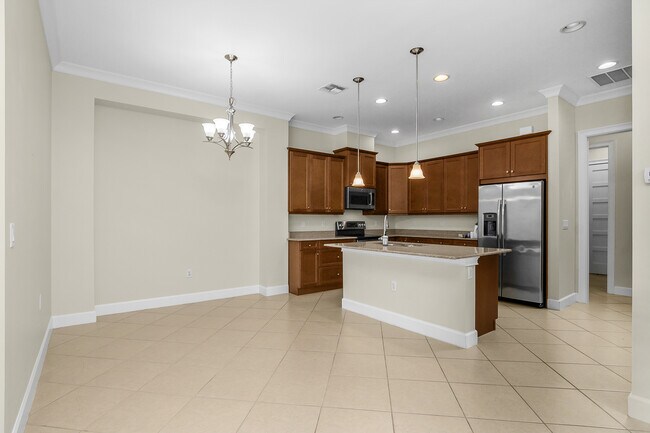 Building Photo - 7162 Dominica Dr