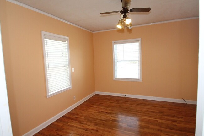 Building Photo - No longer accepting Applications after 10/...