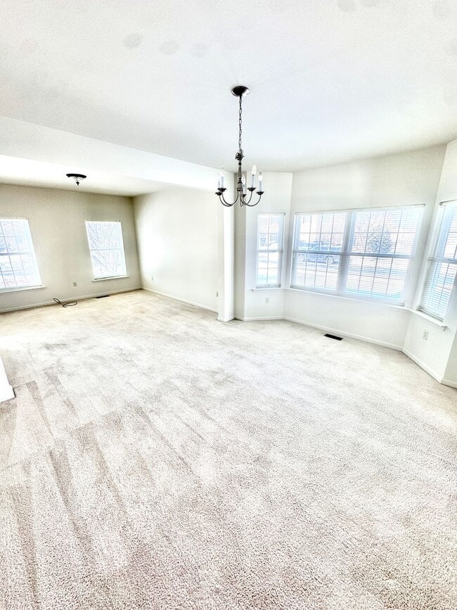 Building Photo - FIVE BEDROOMS in PARKLAND SCHOOLS!