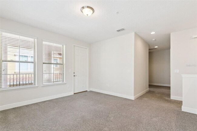Building Photo - 2333 Lobelia Dr