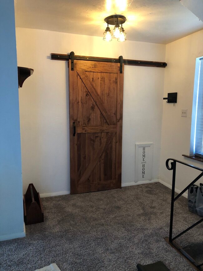 Building Photo - 618 Tingley Ave