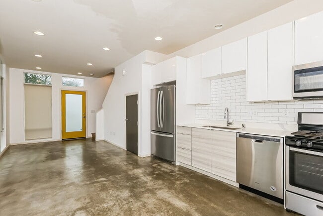 Building Photo - 5962 36th Ave S