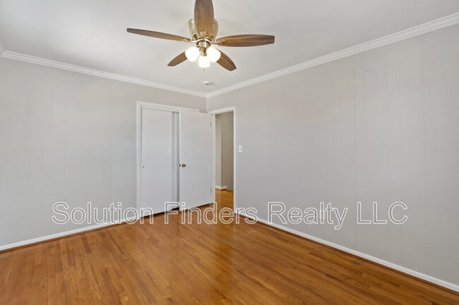 Building Photo - 305 Capitol Ct