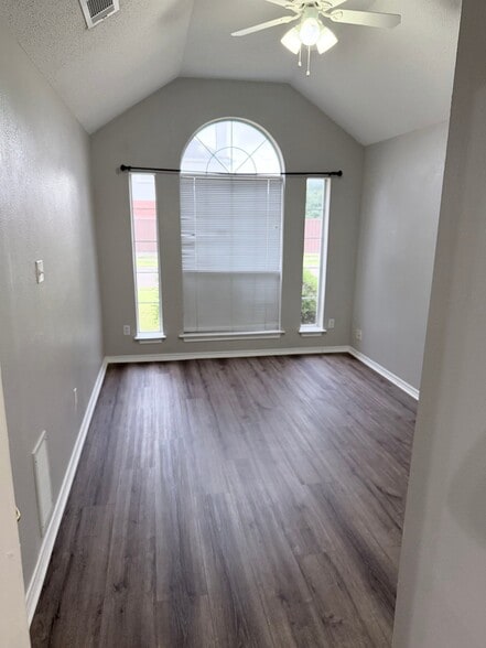 Building Photo - 7932 Hill Country Ln