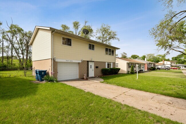 Building Photo - 4641 E 13th Pl