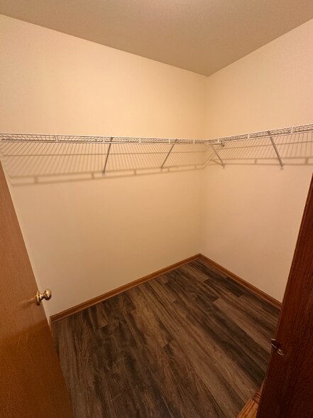 Building Photo - 1443 Laurel Oaks Dr